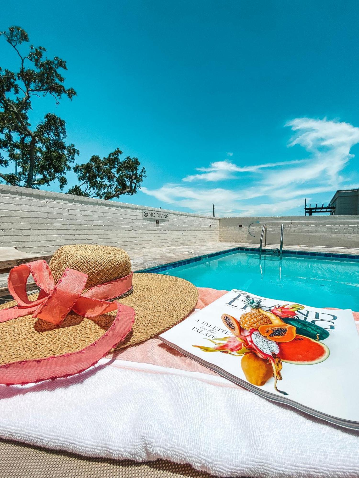Hotel Simone (Adults Only) St. Simons Island Buitenkant foto