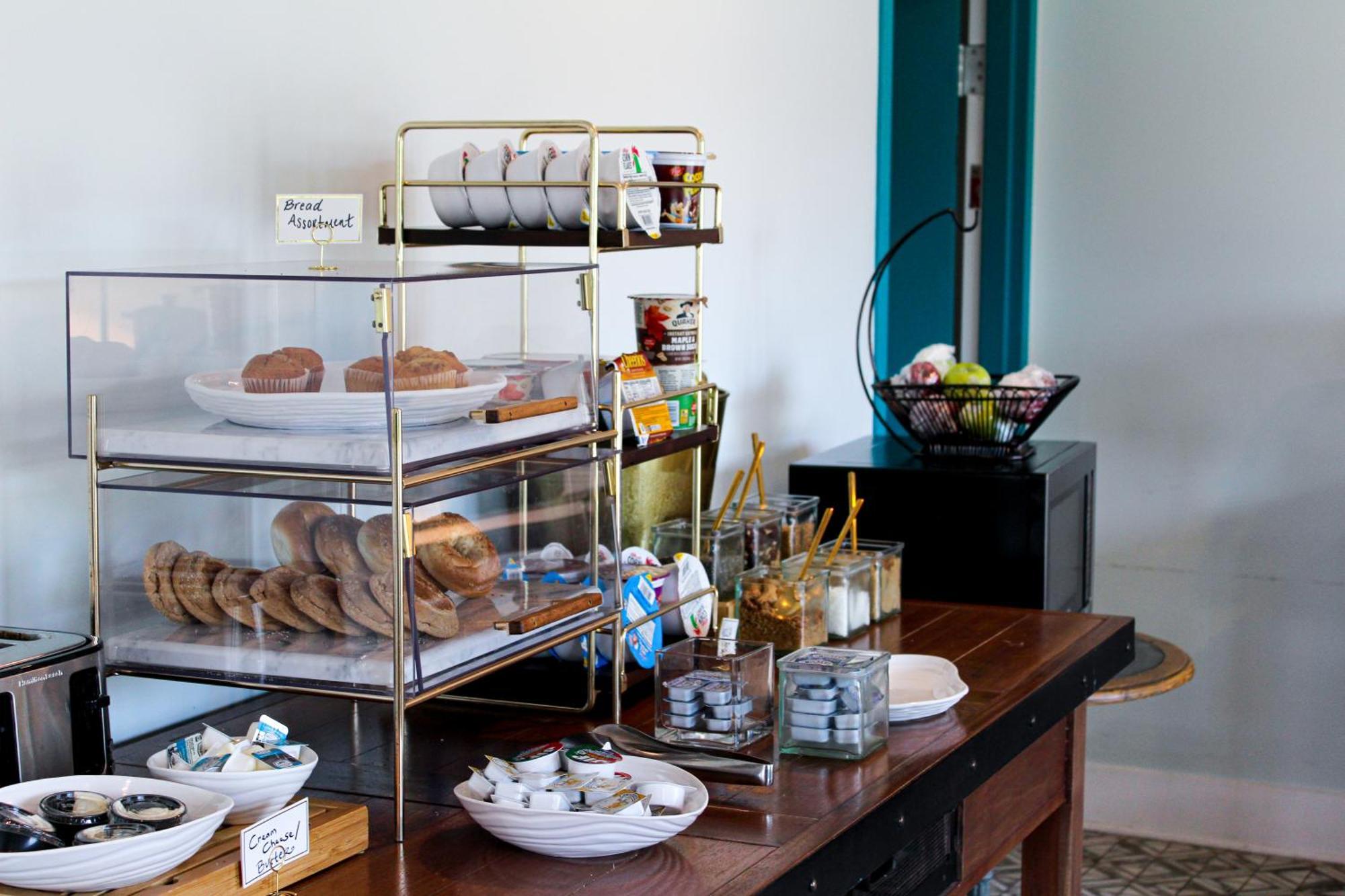 Hotel Simone (Adults Only) St. Simons Island Buitenkant foto